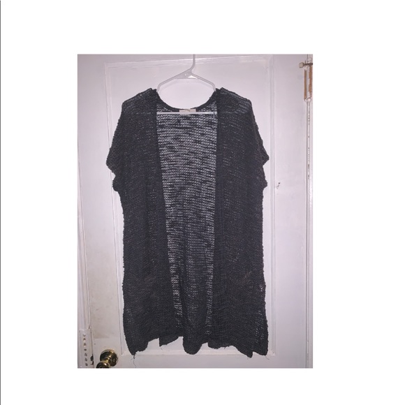 GRAY CARTIGAN // ONE SIZE FITS ALL - Picture 1 of 3